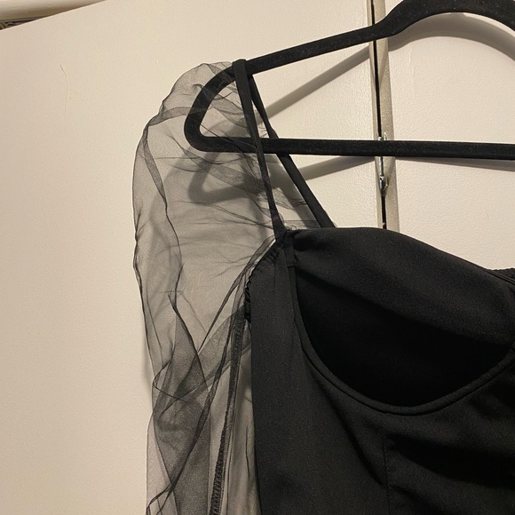 Elegant Black Dress with Sheer Sleeves - Picture 2 of 6